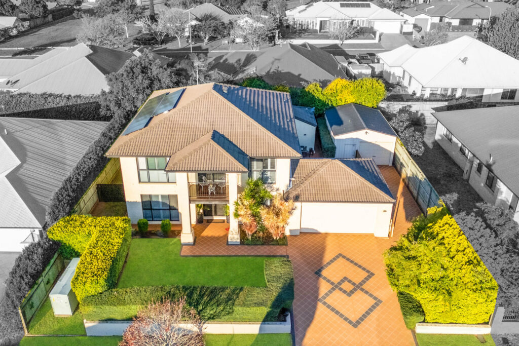 14 Banksdale Drive, Middle Ridge QLD 4350 - photo 18