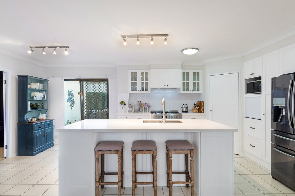 14 Banksdale Drive, Middle Ridge QLD 4350 - photo 3