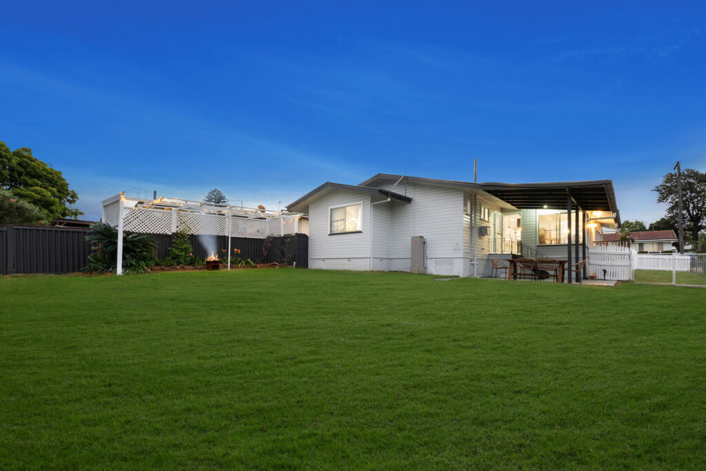 10 Schloss Street, Centenary Heights QLD 4350 - photo 12