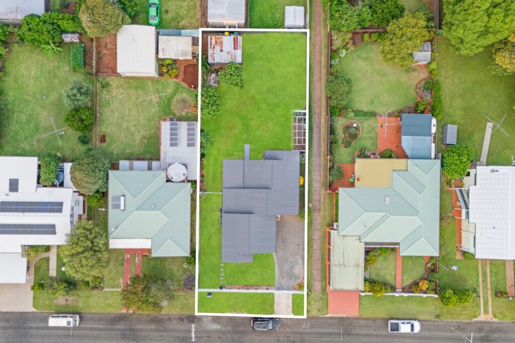 10 Schloss Street, Centenary Heights QLD 4350 - photo 13