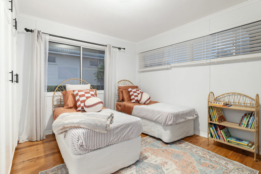 10 Schloss Street, Centenary Heights QLD 4350 - photo 9