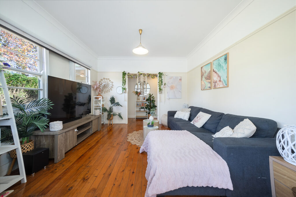 191 Taylor Street, Wilsonton QLD 4350 - photo 2