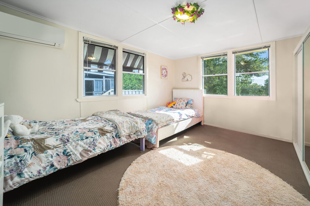 191 Taylor Street, Wilsonton QLD 4350 - photo 7