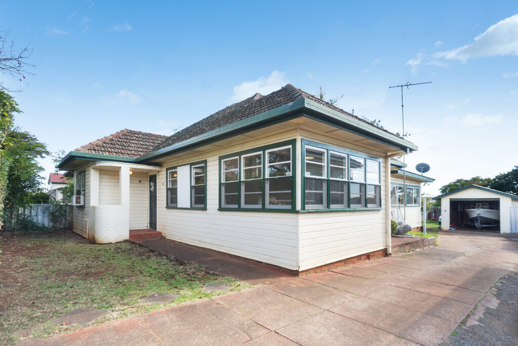 191 Taylor Street, Wilsonton QLD 4350 - photo 10