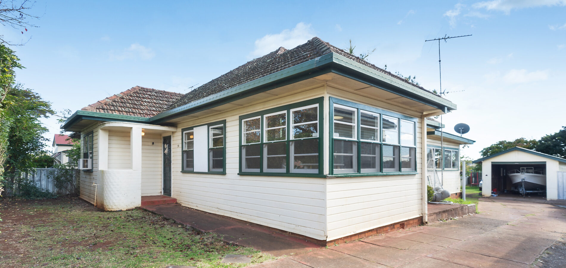 191 Taylor Street, Wilsonton QLD 4350 - photo 10