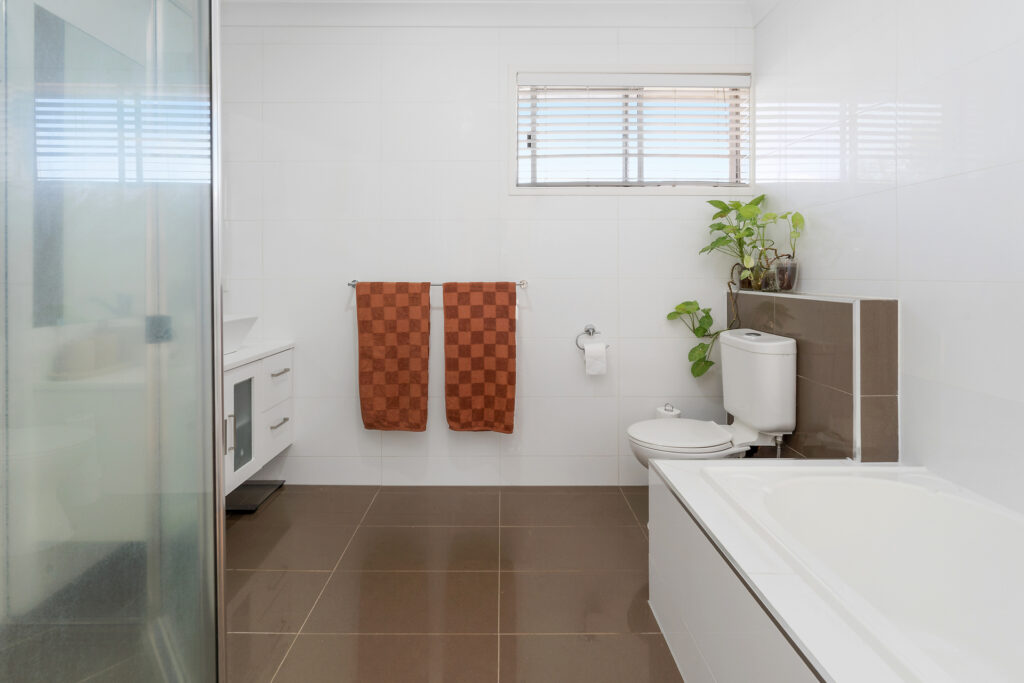 8 Moyna Court, Harristown QLD 4350 - photo 9