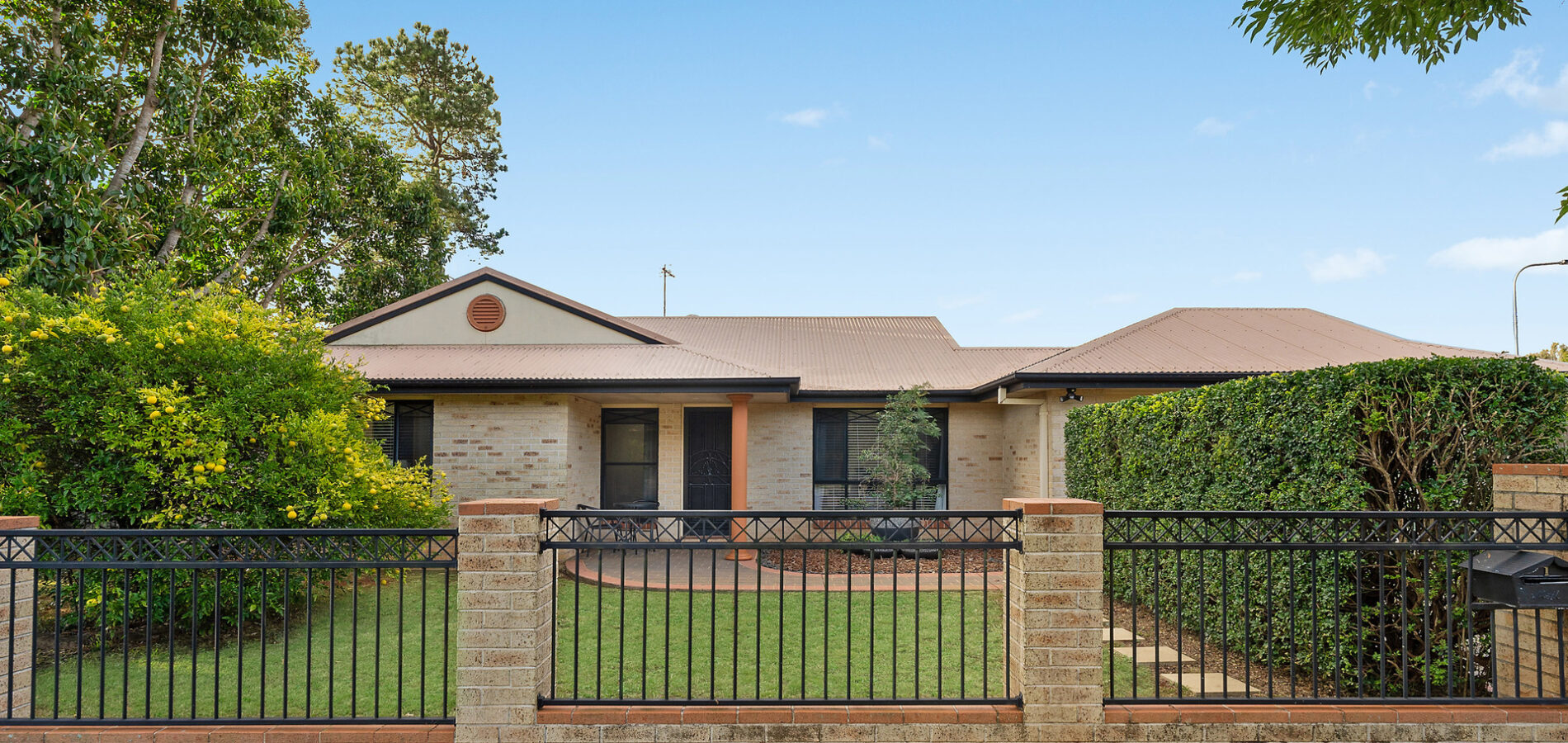 1 Albion Street, Kearneys Spring QLD 4350 - McGrath Toowoomba