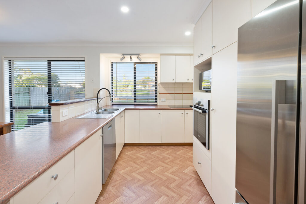 1 Albion Street, Kearneys Spring QLD 4350 - photo 4