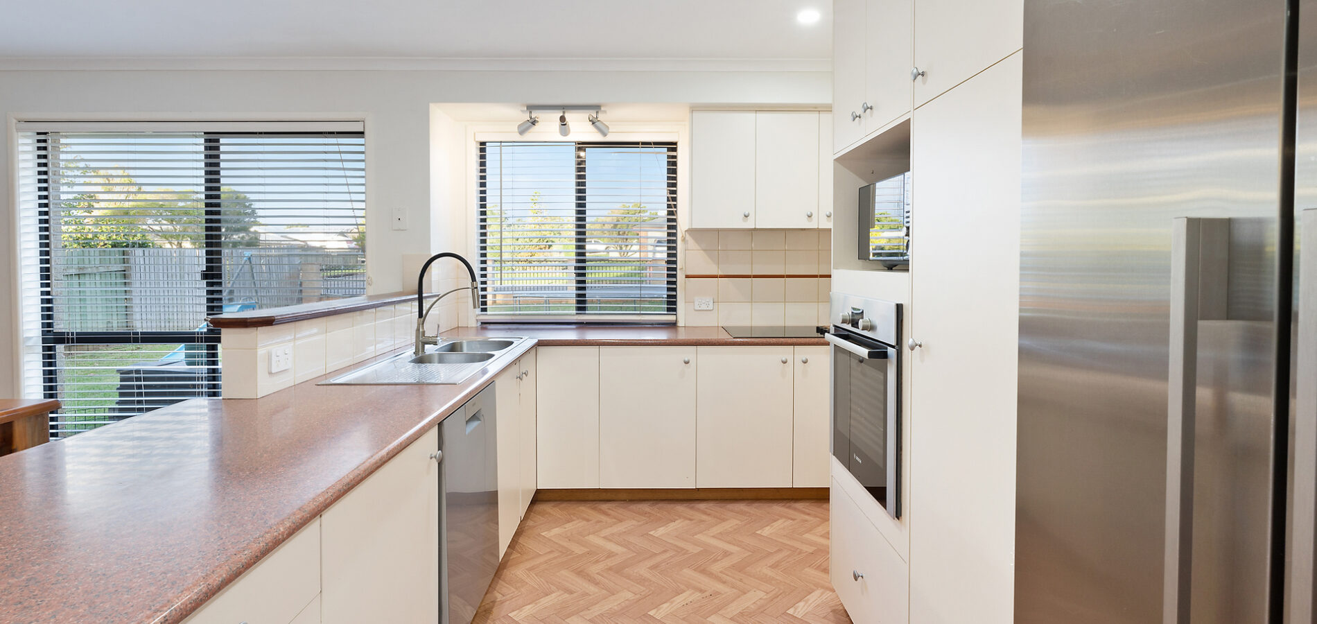 1 Albion Street, Kearneys Spring QLD 4350 - photo 4