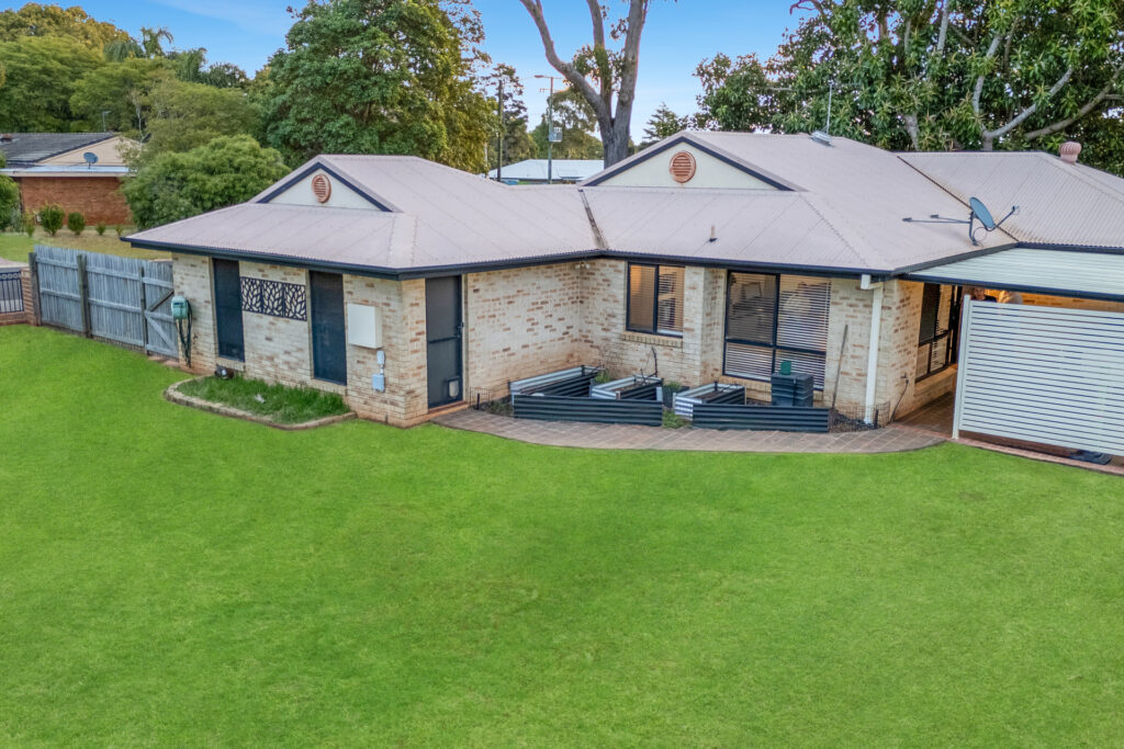 1 Albion Street, Kearneys Spring QLD 4350 - photo 5