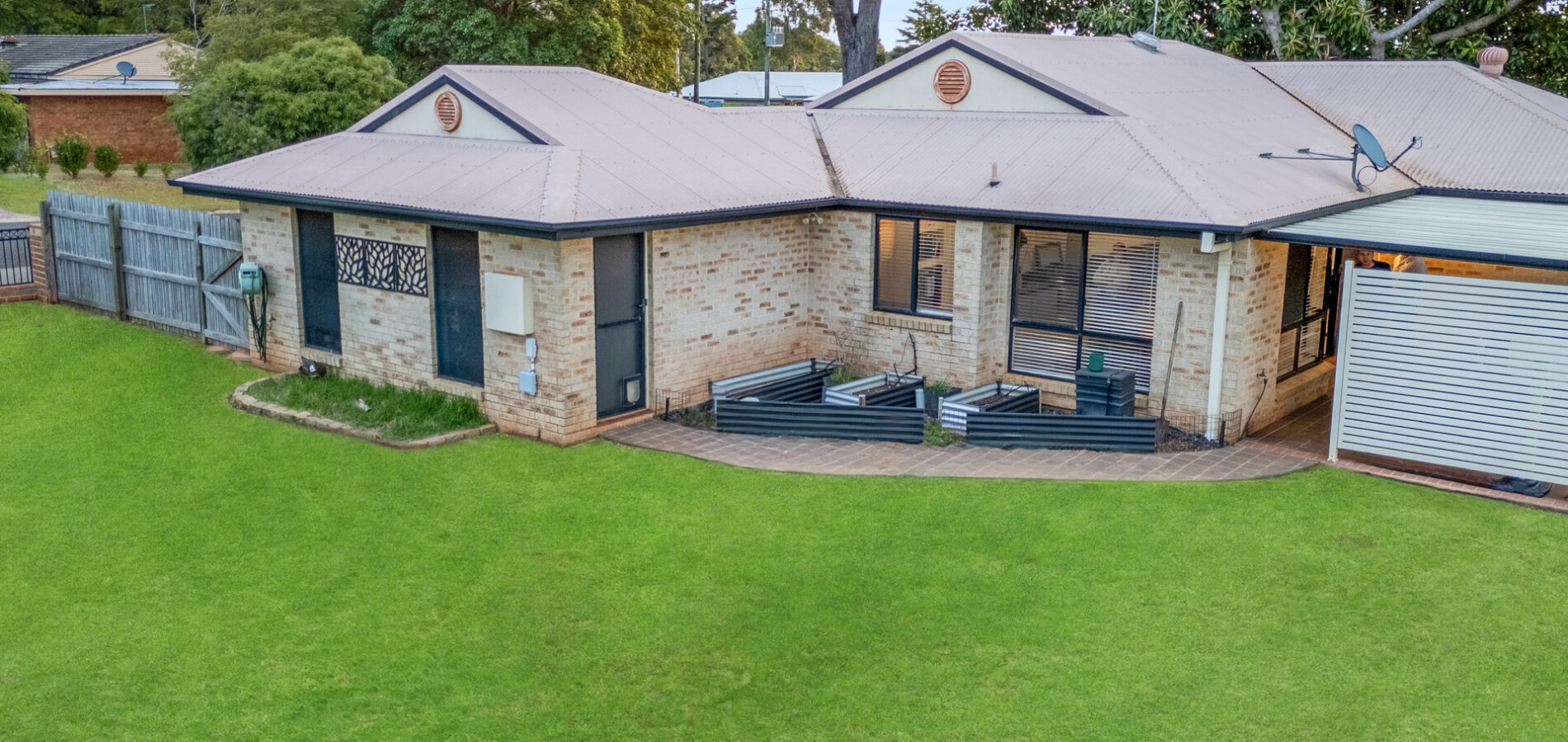 1 Albion Street, Kearneys Spring QLD 4350 - photo 5