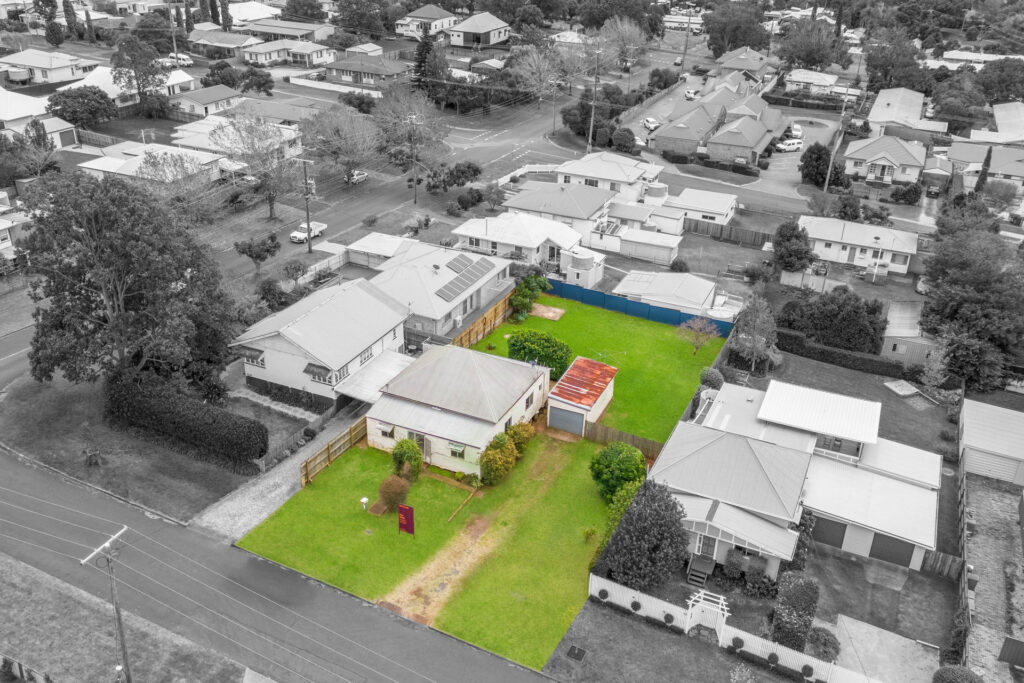 15 Seaton Street, South Toowoomba QLD 4350 - photo 2