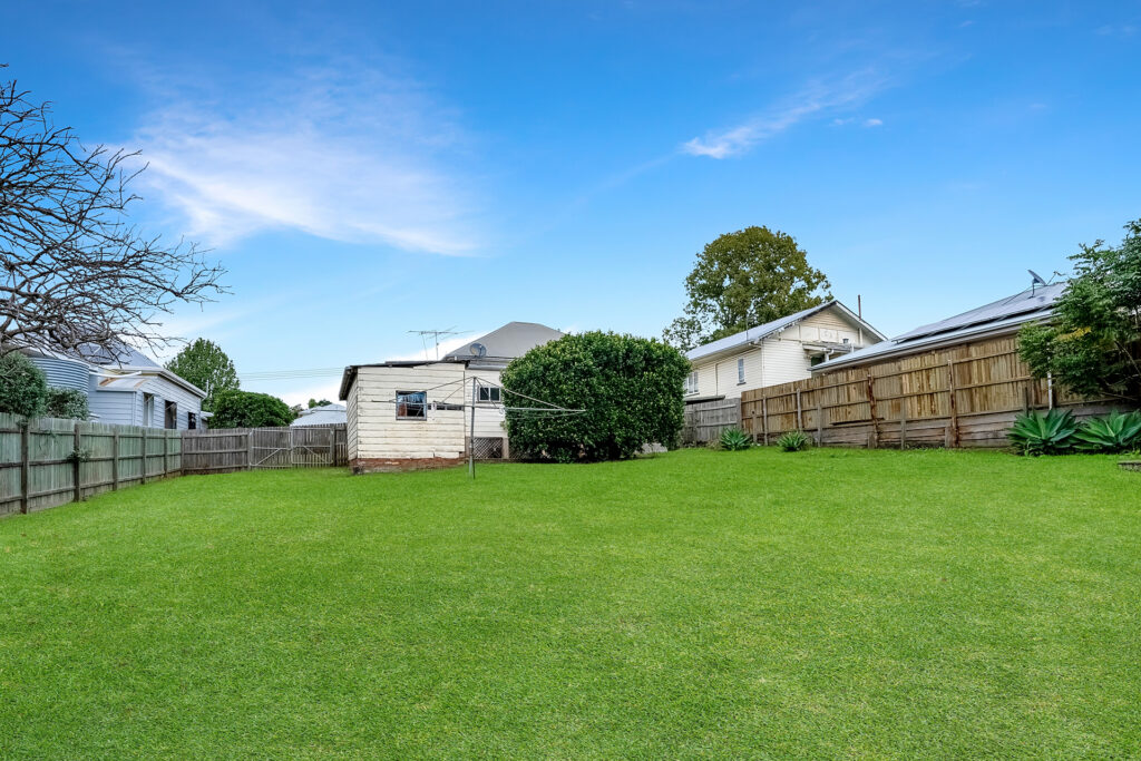 15 Seaton Street, South Toowoomba QLD 4350 - photo 4