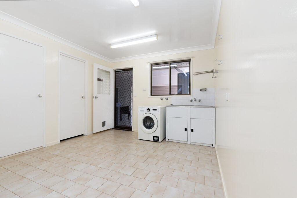 479 Stenner Street, Harristown QLD 4350 - photo 11