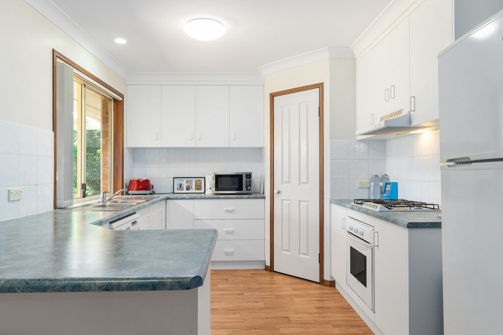 13 Elvery Court, Middle Ridge QLD 4350 - photo 3