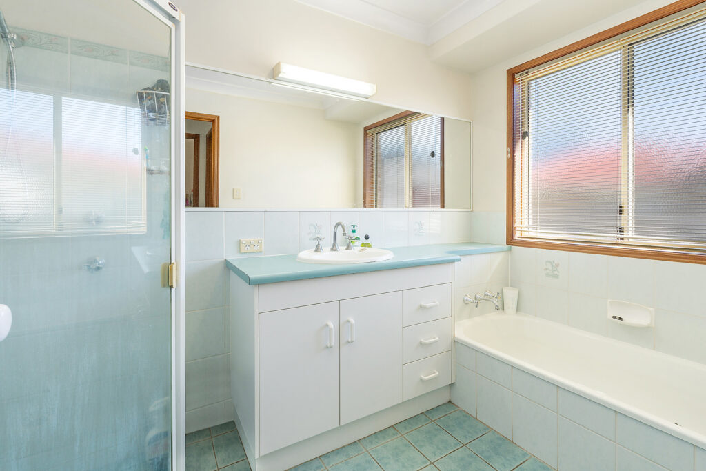 13 Elvery Court, Middle Ridge QLD 4350 - photo 7