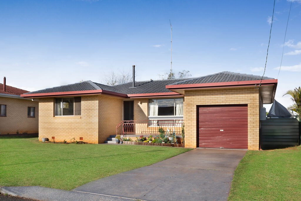 24 Beryl Street, Wilsonton QLD 4350 - photo 11