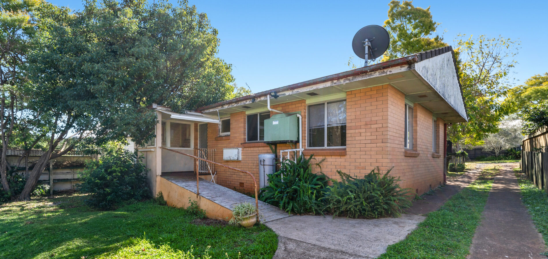 4 Robinson Street, North Toowoomba QLD 4350 - photo 10