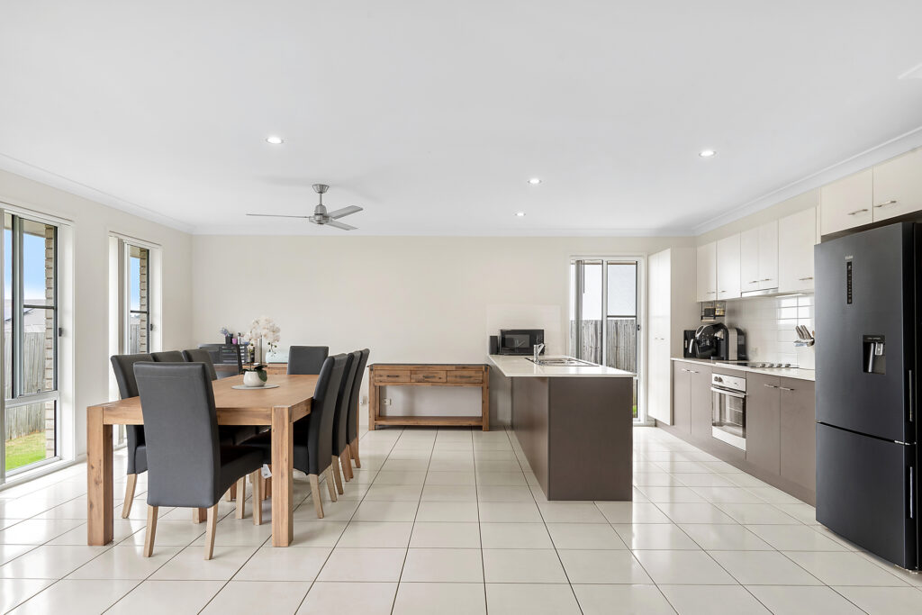 20 Cardamon Crescent, Glenvale QLD 4350 - photo 8