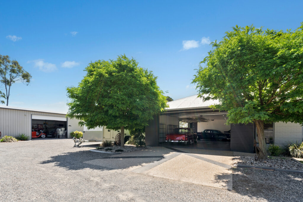 11 Costello Road, Cabarlah QLD 4352 - photo 2