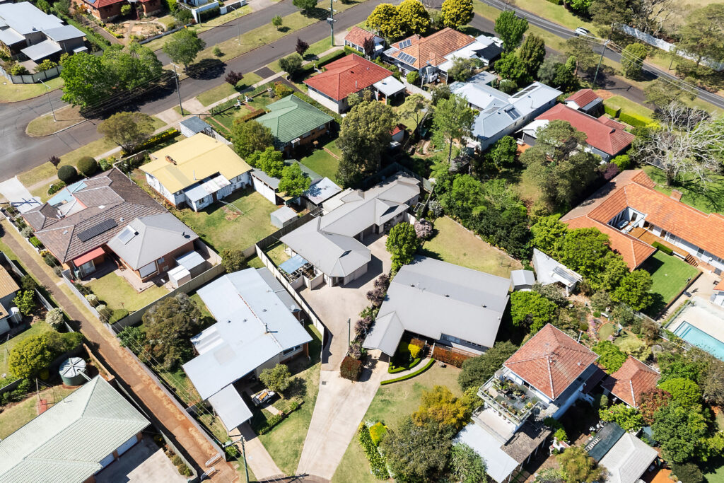 2/2A Roessler Street, Rangeville QLD 4350 - photo 15
