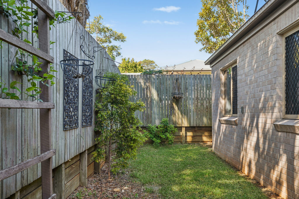 2/2A Roessler Street, Rangeville QLD 4350 - photo 4