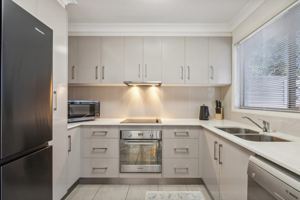 2/2A Roessler Street, Rangeville QLD 4350 - photo 7