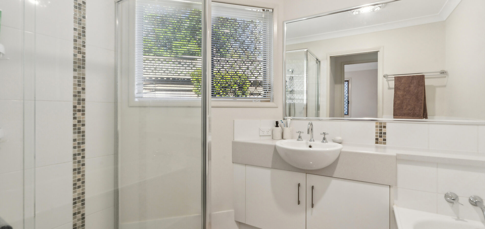 2/2A Roessler Street, Rangeville QLD 4350 - photo 10