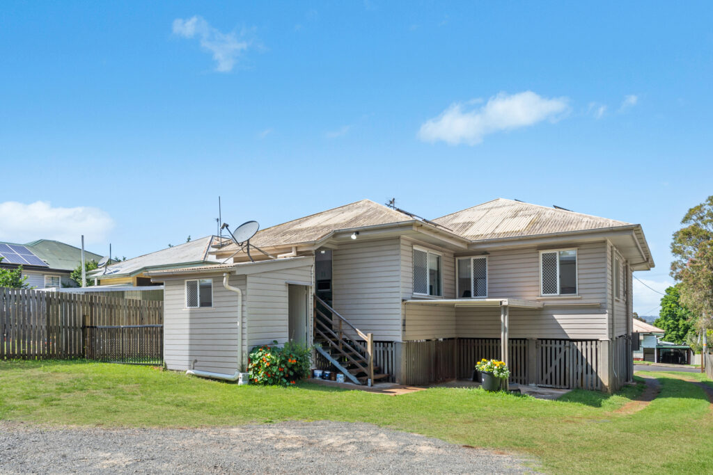 35 Kelly Street, Harlaxton QLD 4350 - photo 9