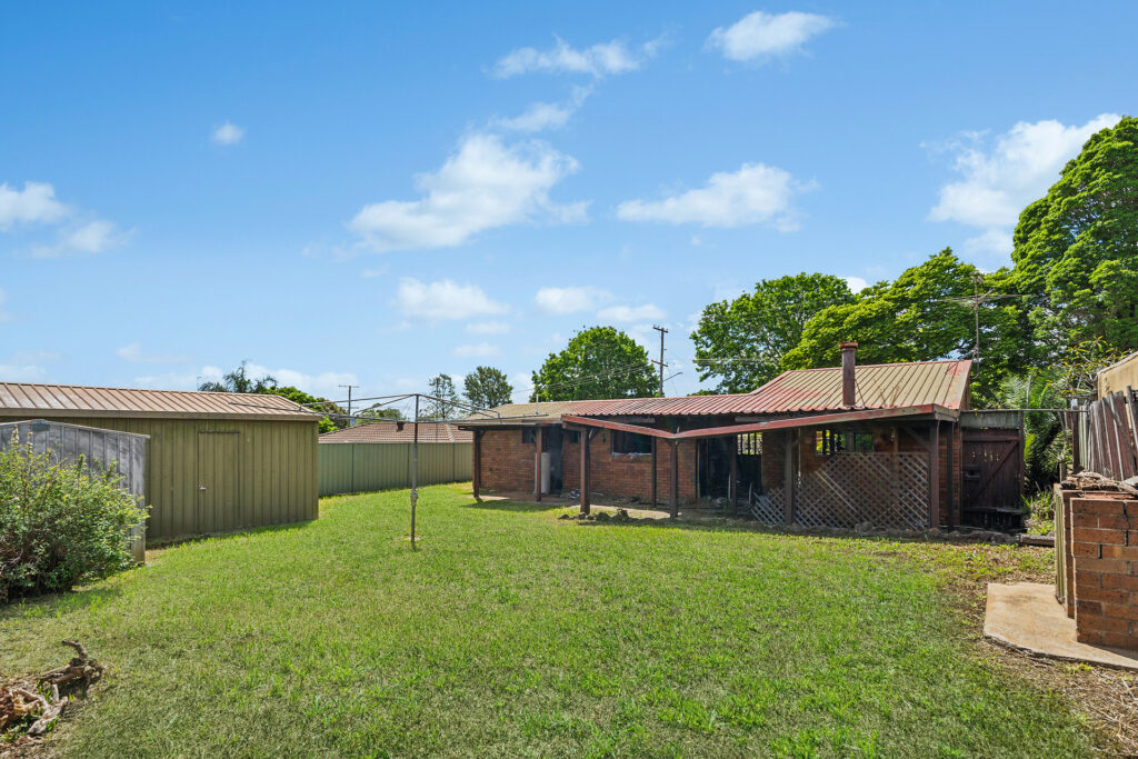 13 Burgundy Street, Wilsonton Heights QLD 4350 - photo 6