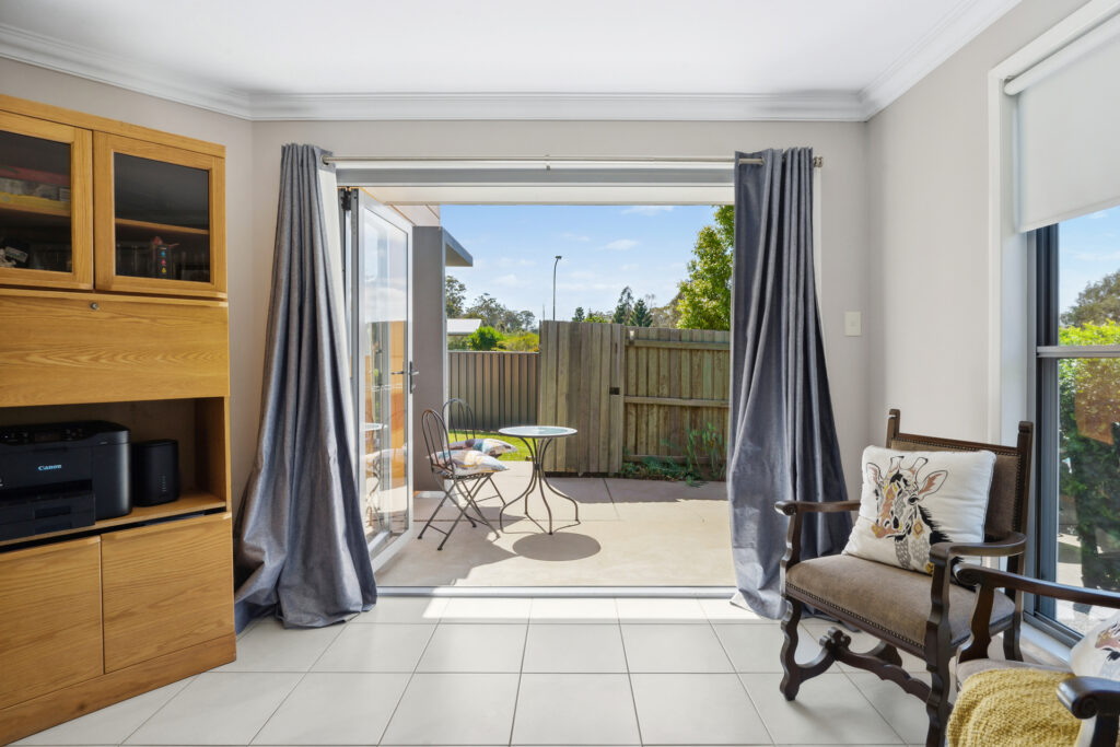 1/6 Trevean Drive, Kleinton QLD 4352 - photo 5