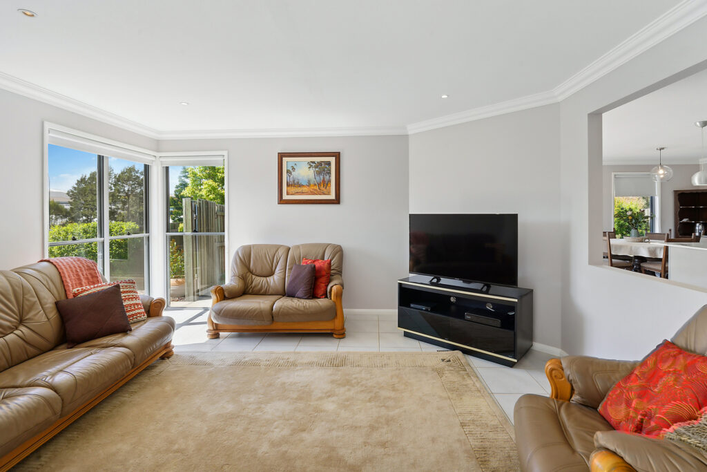 1/6 Trevean Drive, Kleinton QLD 4352 - photo 8