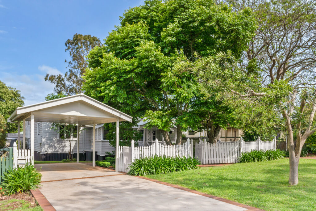 17 Trevethan Street, Mount Lofty QLD 4350 - photo 11