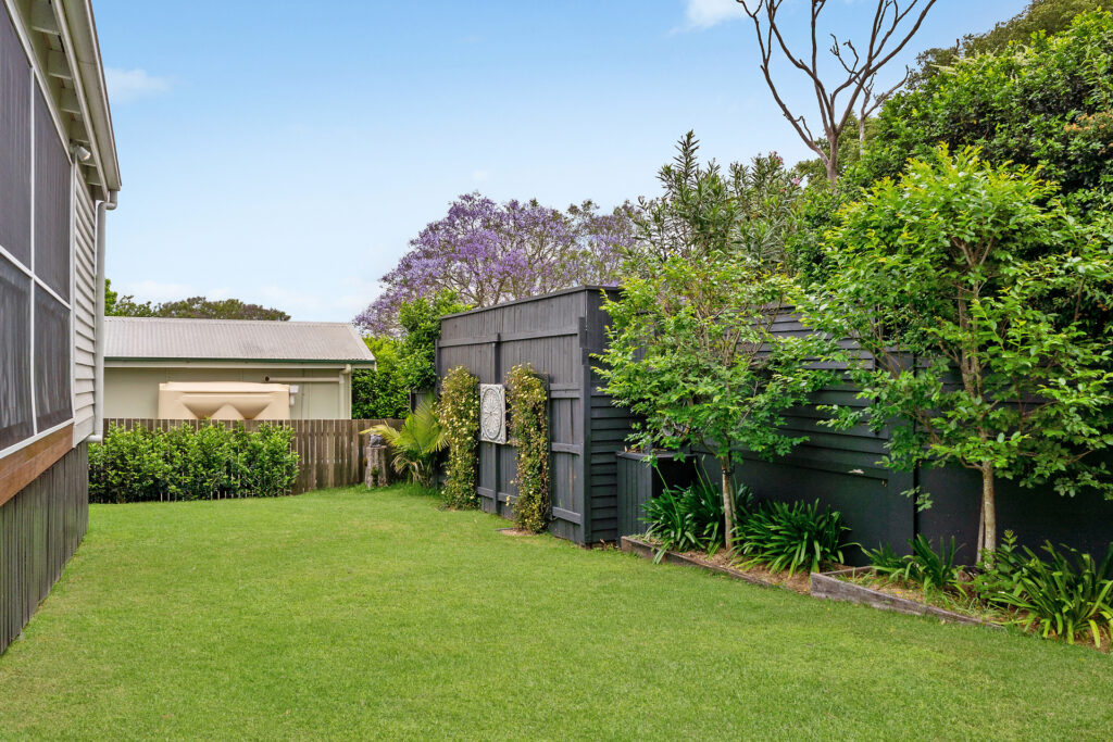 17 Trevethan Street, Mount Lofty QLD 4350 - photo 20