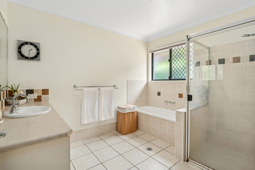 21 Barton Street, Middle Ridge QLD 4350 - photo 7