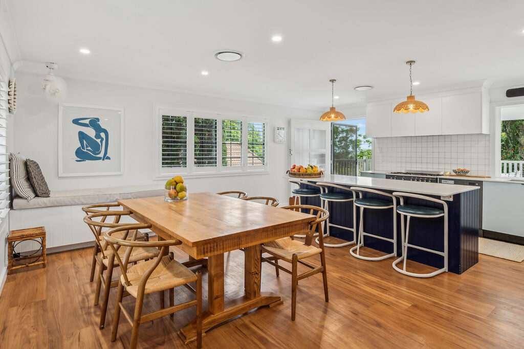 11 Patricia Street, Mount Lofty QLD 4350 - photo 2