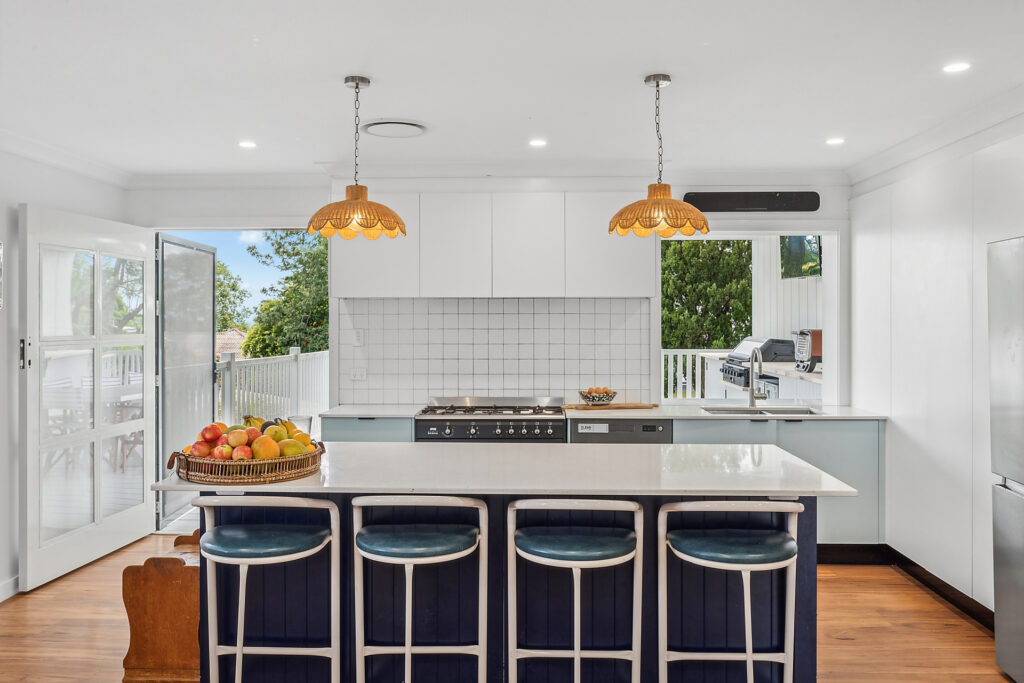 11 Patricia Street, Mount Lofty QLD 4350 - photo 6