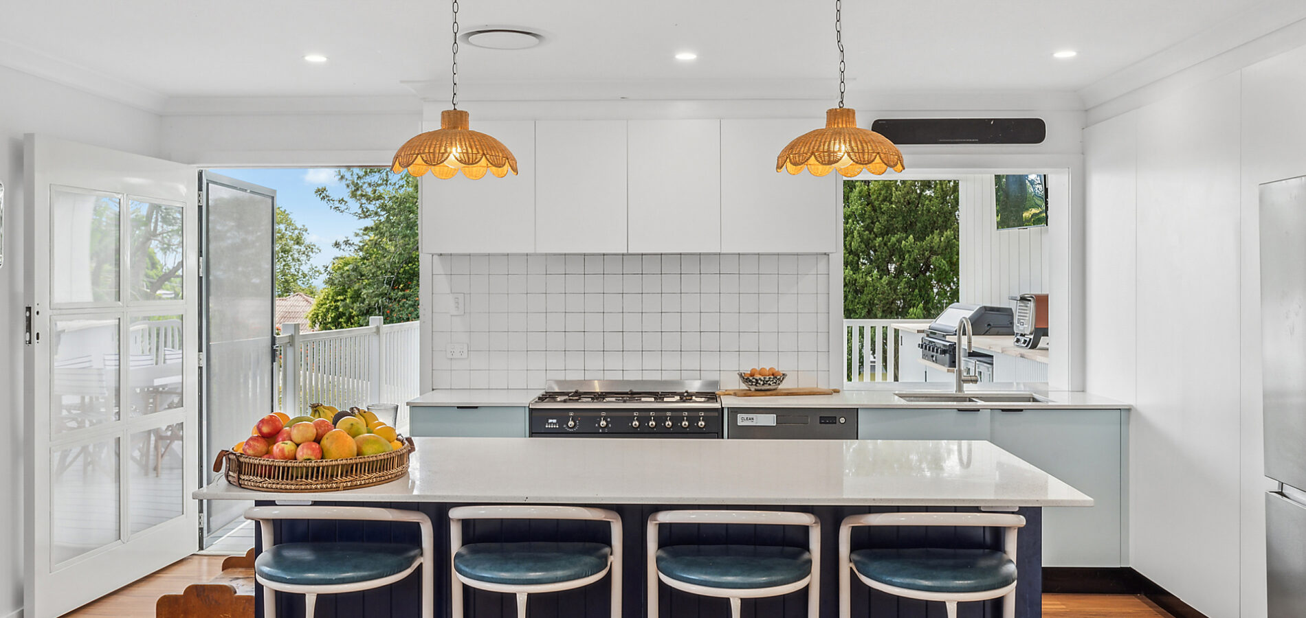 11 Patricia Street, Mount Lofty QLD 4350 - photo 6