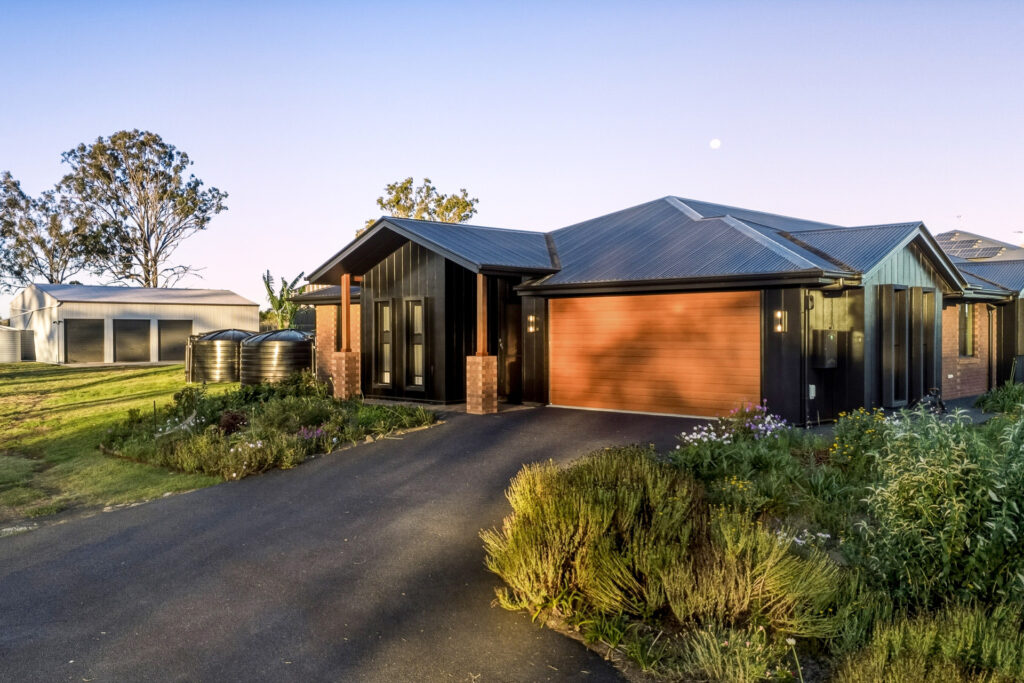 Sold - 26 Daintree Crescent - New Property in Meringandan West - Real Estate by Heston Marino