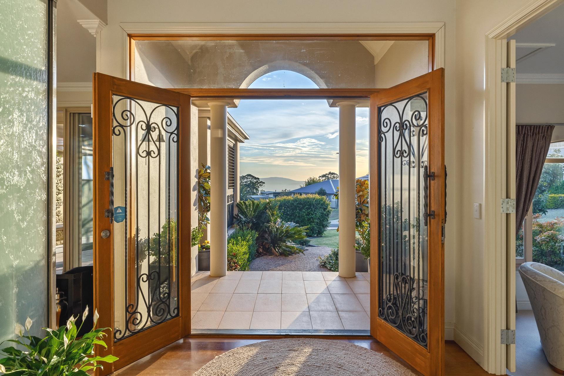 5 Sherwood Street, Mount Lofty  QLD  4350