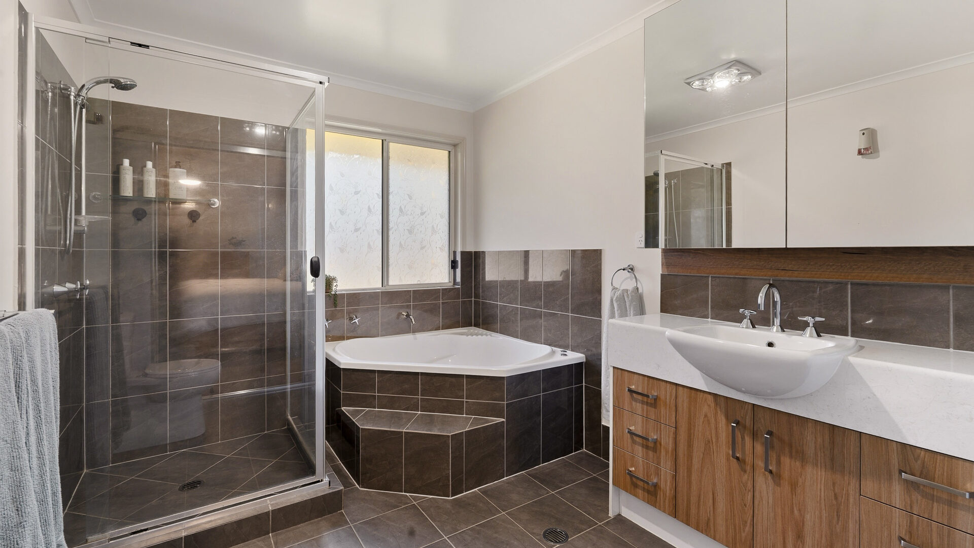 For Sale - 11 Panorama Crescent - New Property in Gowrie Junction - Real Estate by Heston Marino